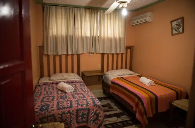 Hostal Dona Chava Pedernales room 2 petits beds